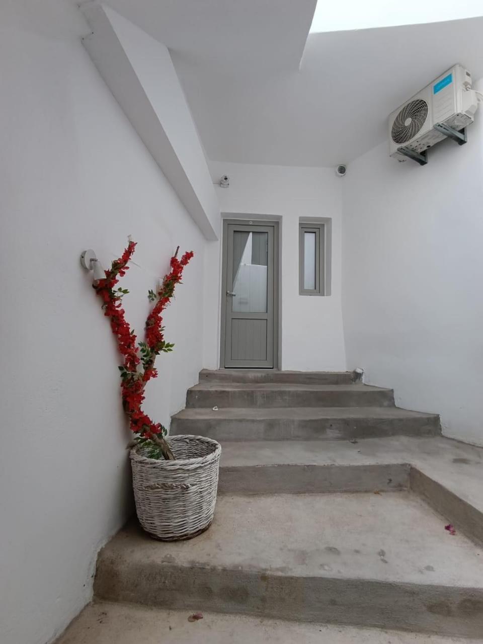 Fira Comfort Rooms Exterior foto