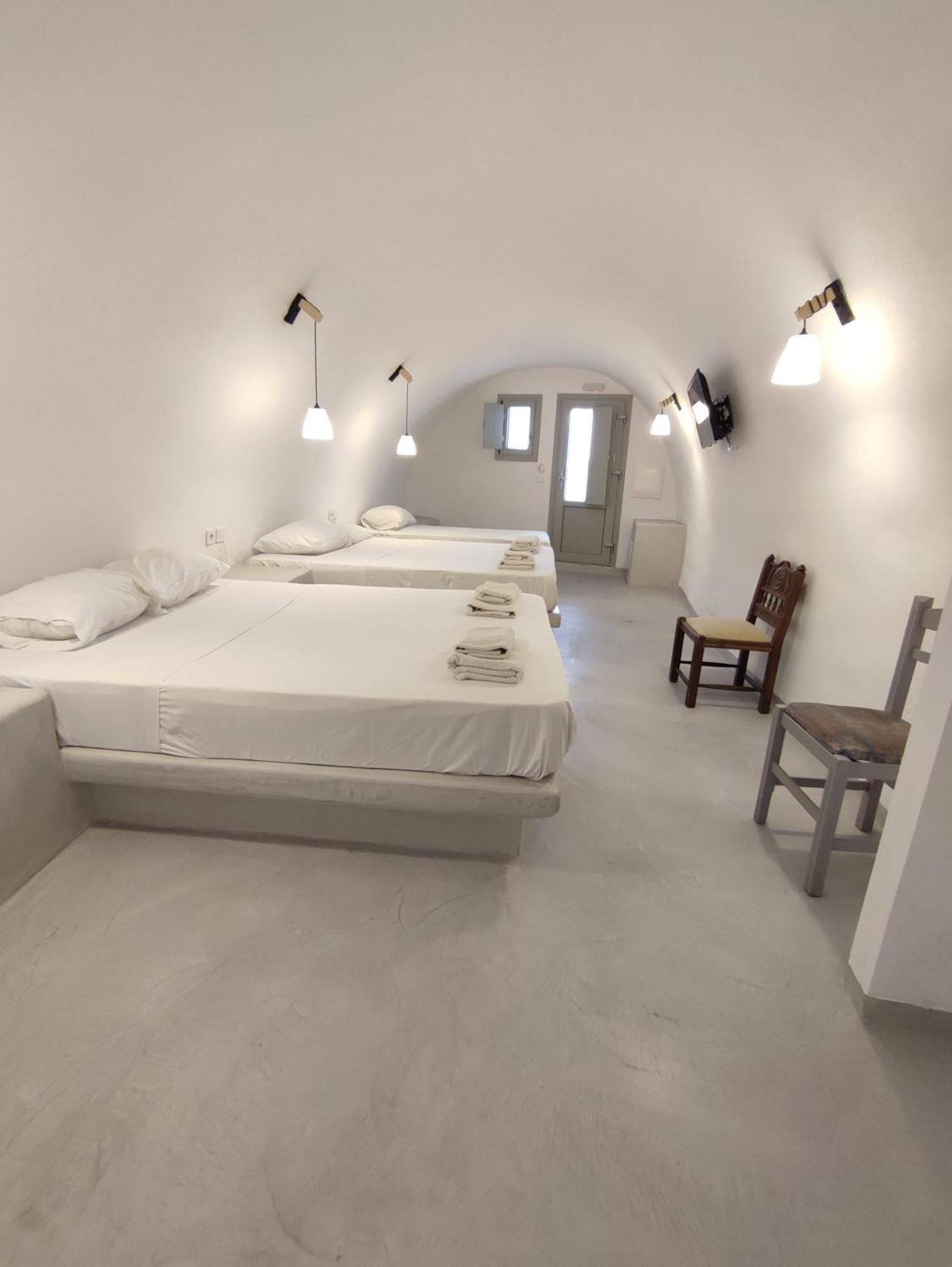 Fira Comfort Rooms Exterior foto
