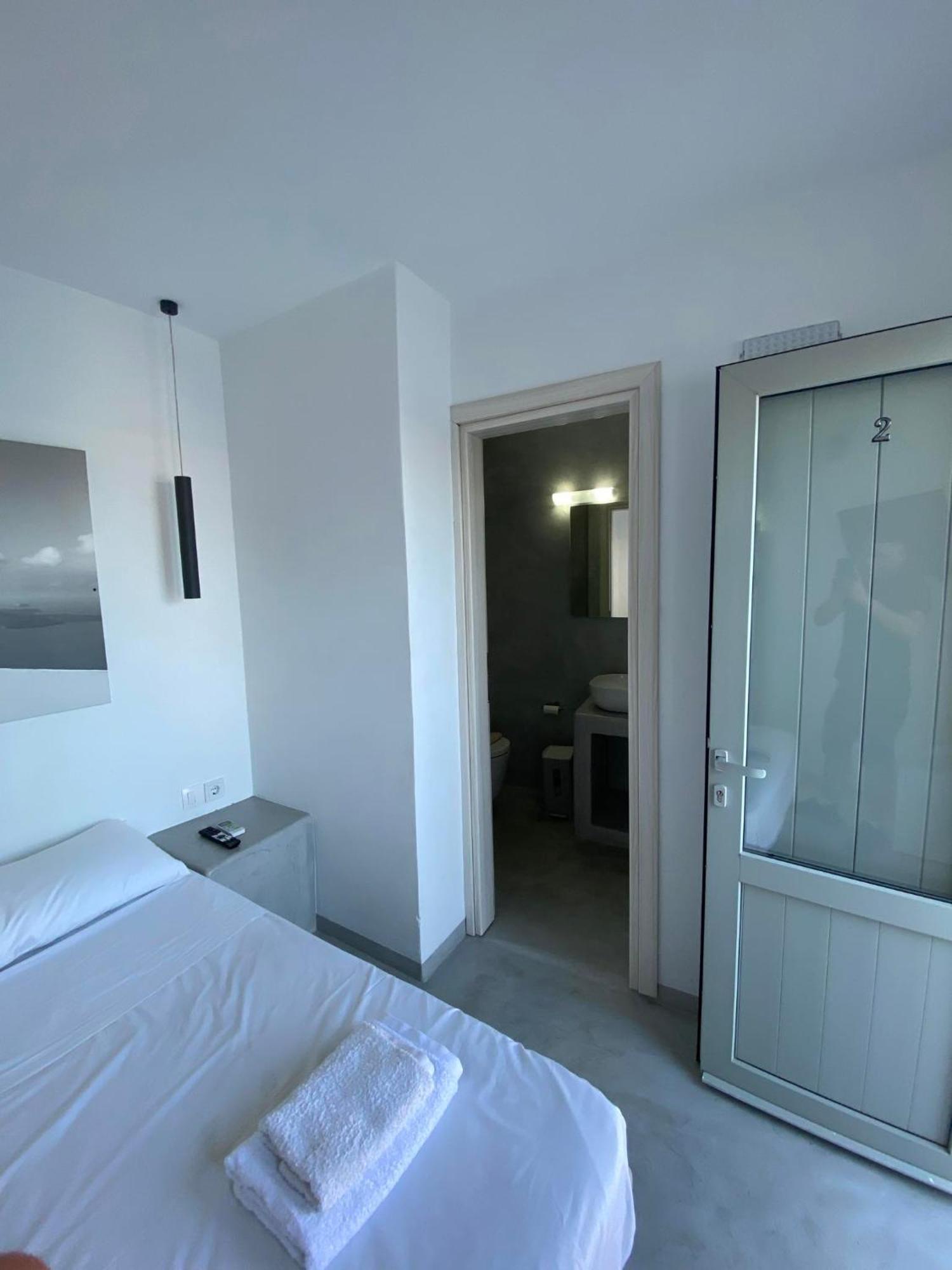 Fira Comfort Rooms Exterior foto