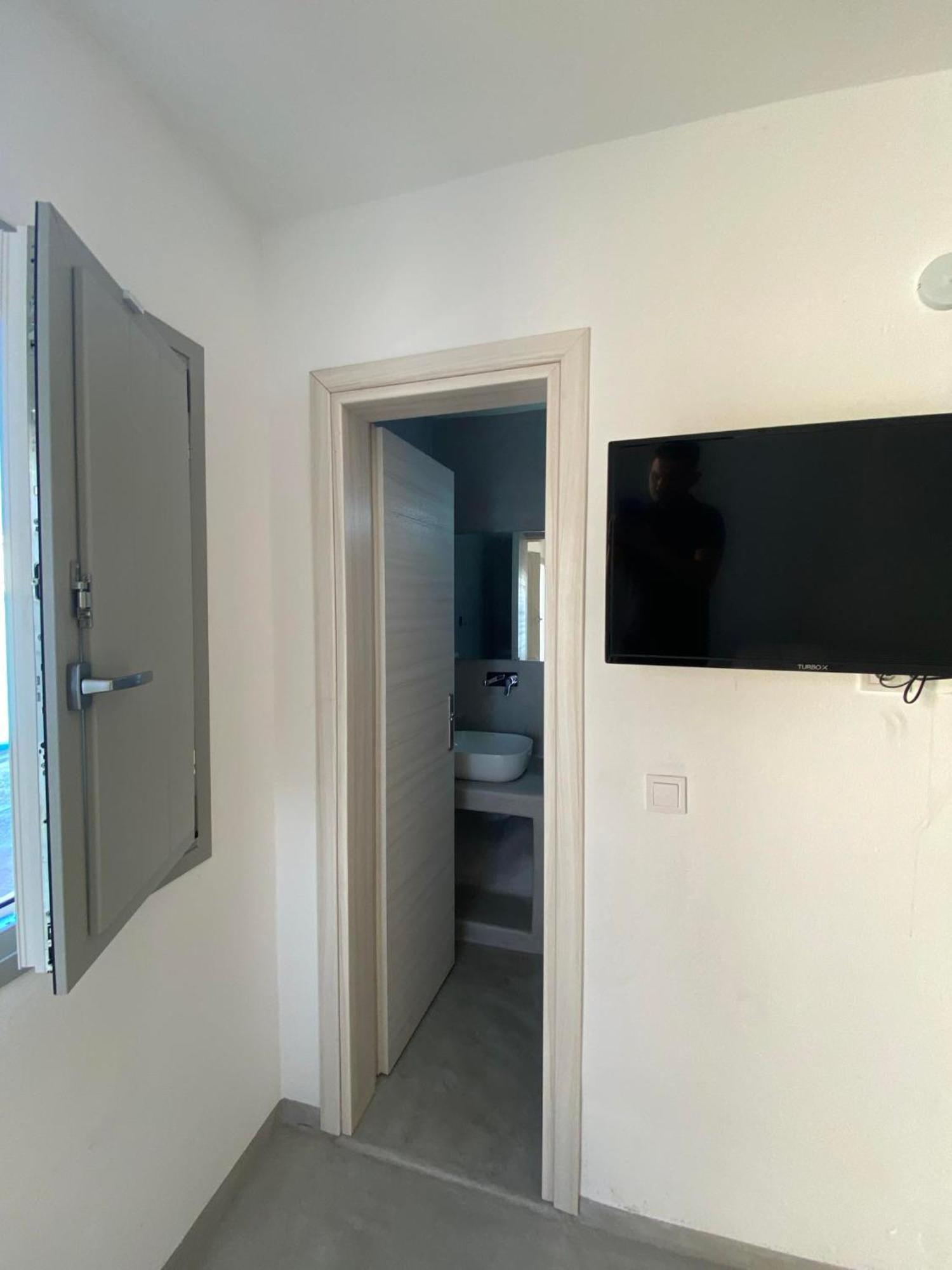 Fira Comfort Rooms Exterior foto