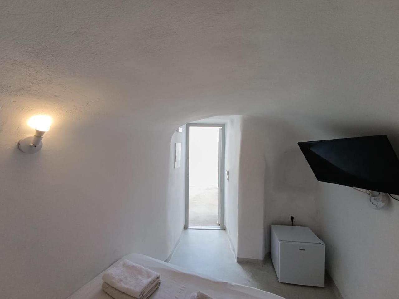Fira Comfort Rooms Exterior foto